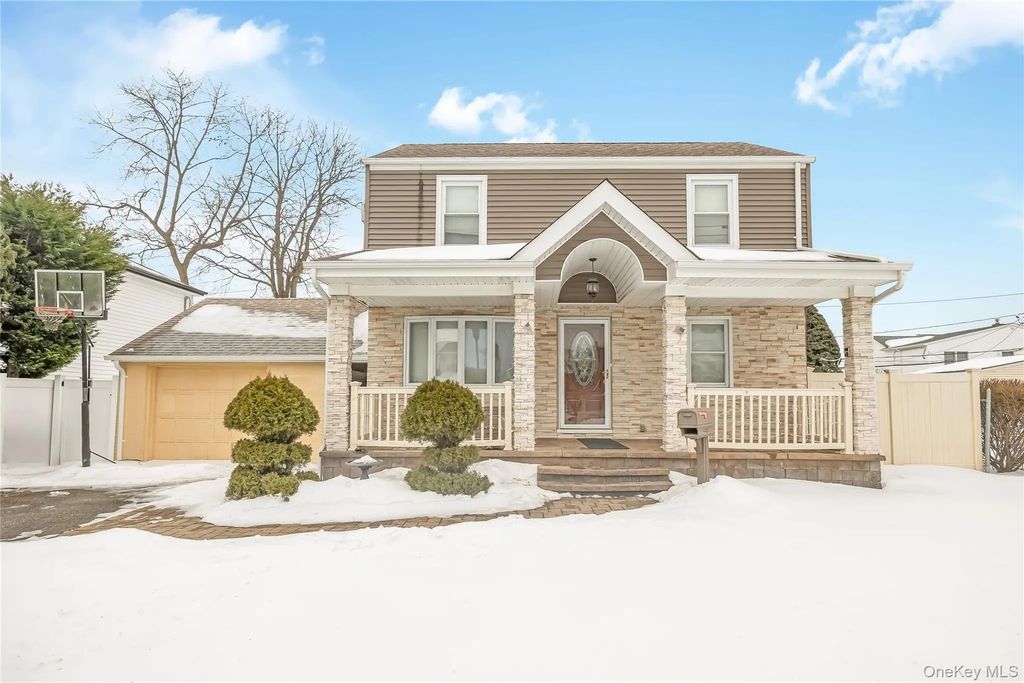 2288 Jefferson Street, East Meadow
