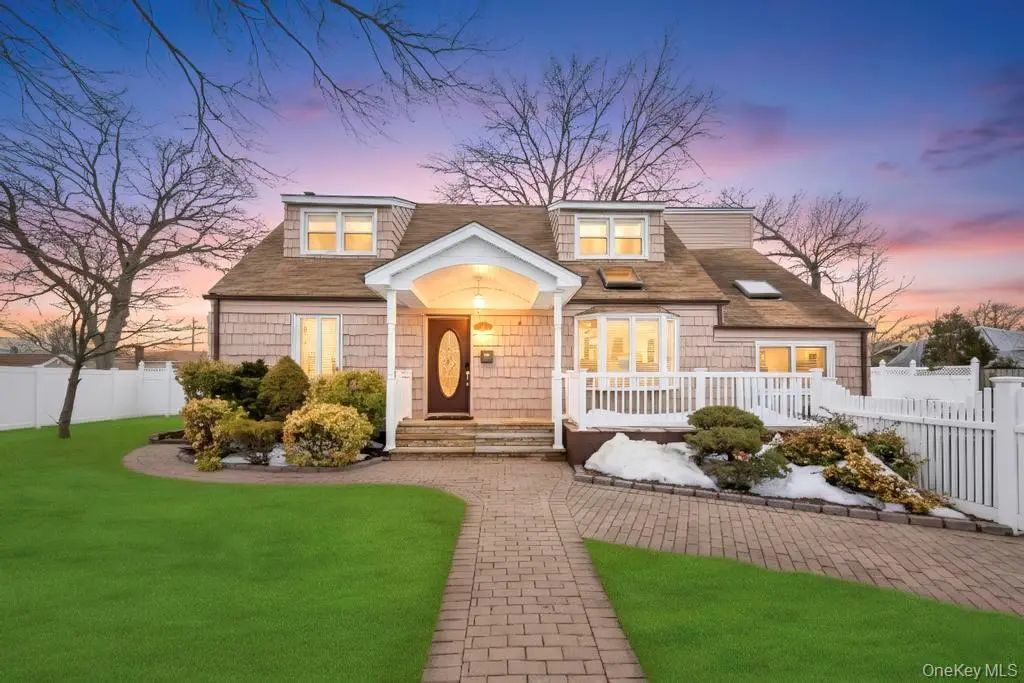 361 S 16th Street, Lindenhurst