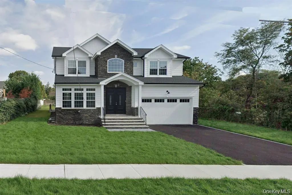 255 Maple Ave Maple Ave, East Meadow