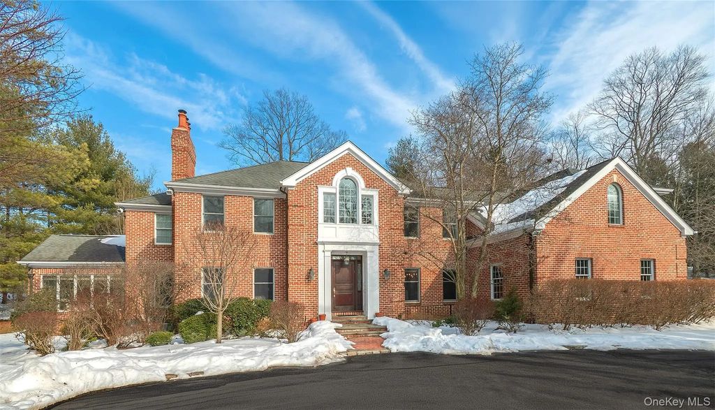 18 Harriman Drive, Sands Point