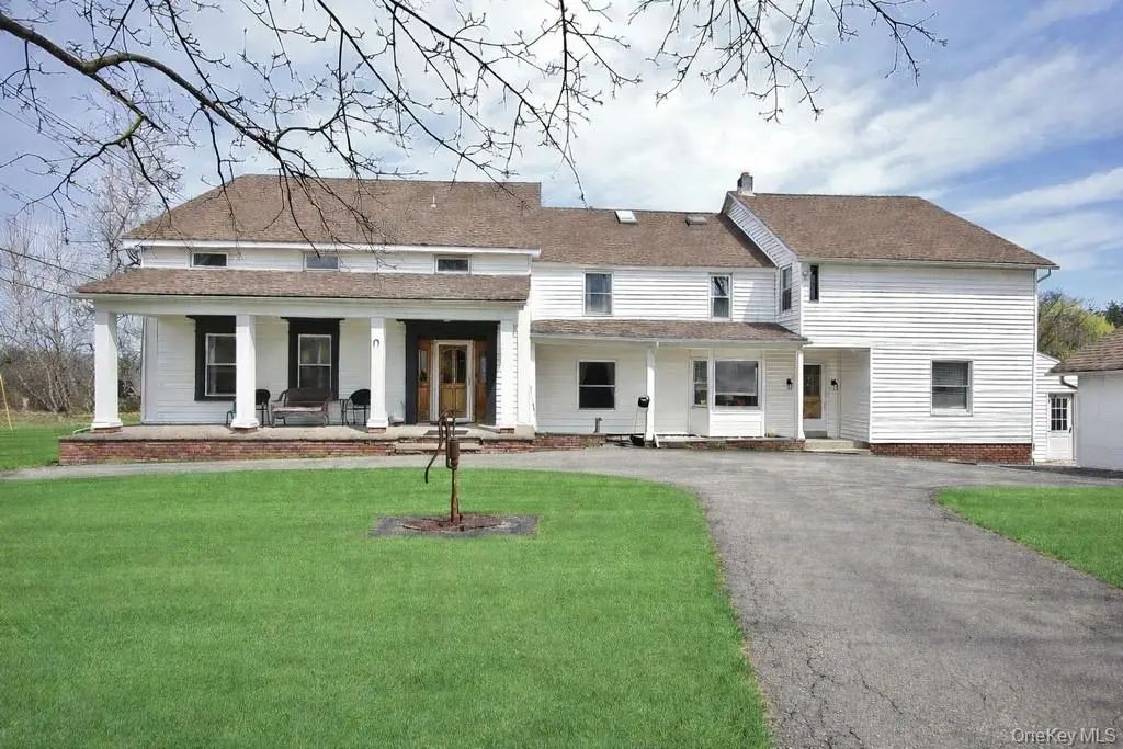 487 Black Meadow Road, Chester