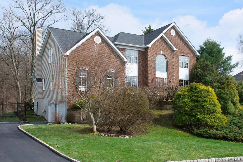 77 Dimond Avenue, Cortlandt Manor