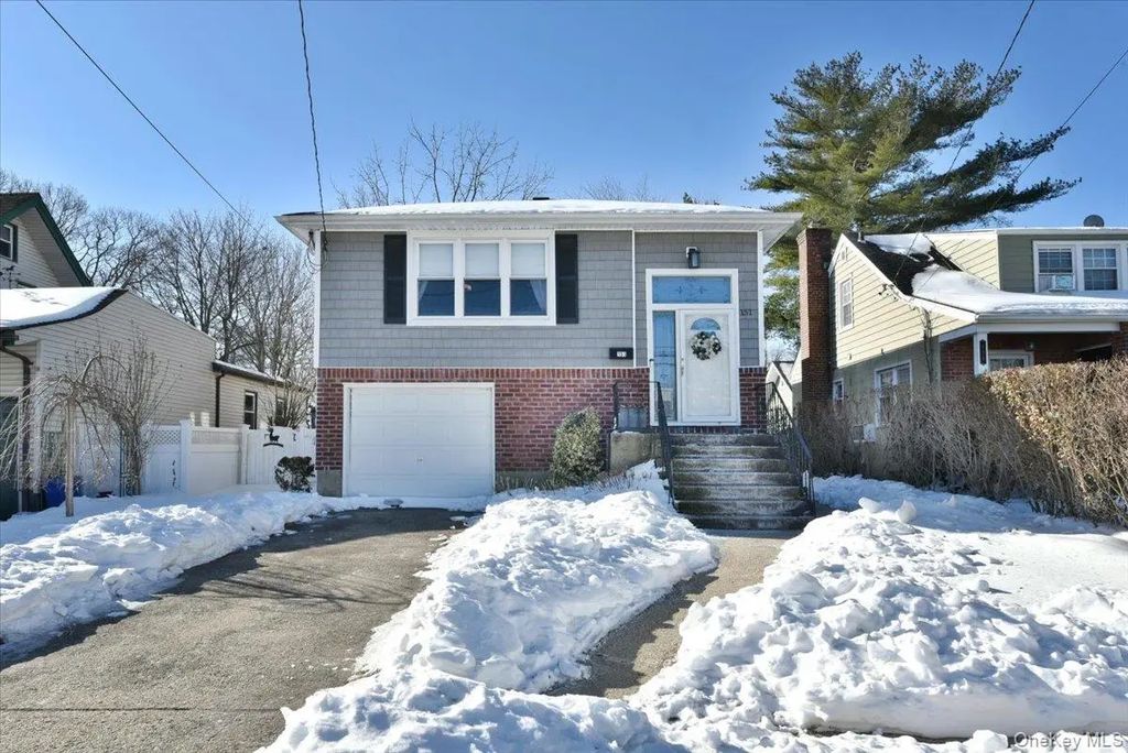151 Norwood Avenue, Malverne