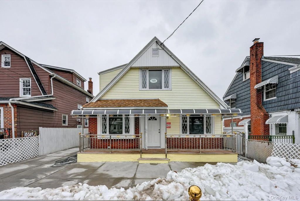 10424 208th Street, Queens Village