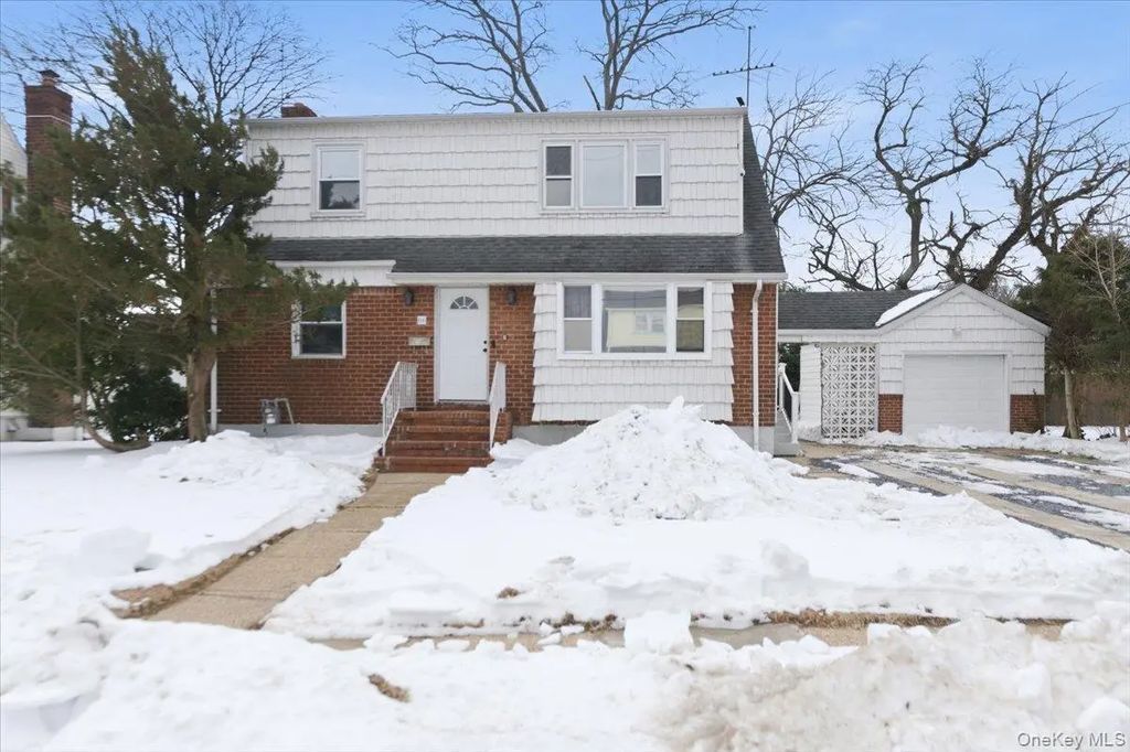 66 Elm Street, Valley Stream