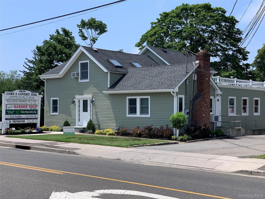 128 Carleton Avenue, East Islip