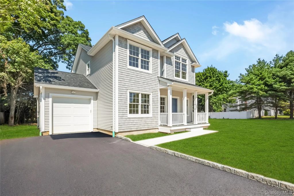 510 Bayport Avenue, Bayport