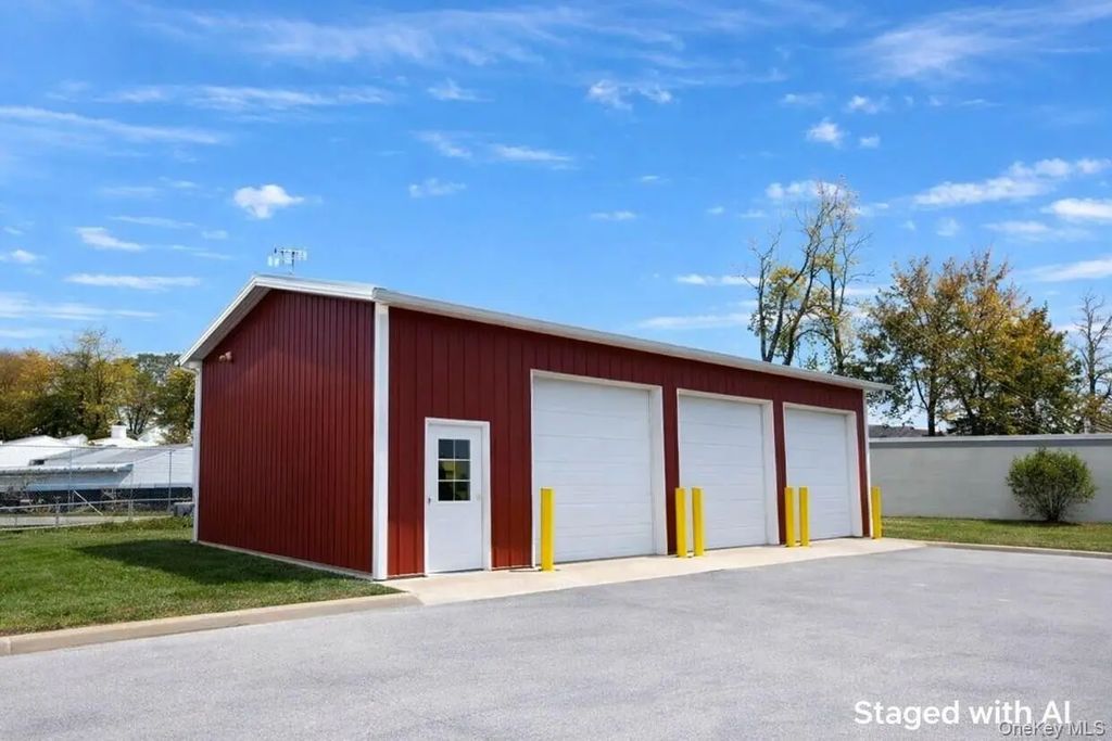 1400 Youngs Avenue # Garage, Southold