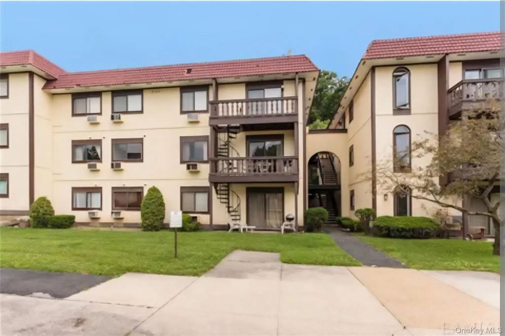 15 Granada Crescent # 4, White Plains