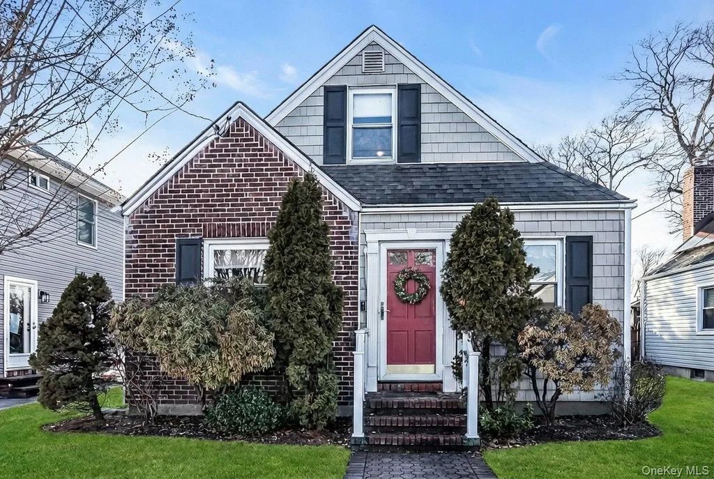 232 Ribbon Street, Franklin Square