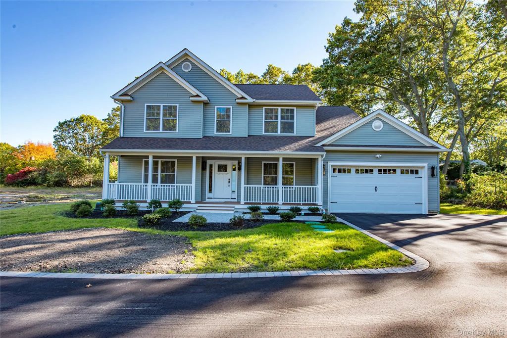 457 Pond Path, East Setauket
