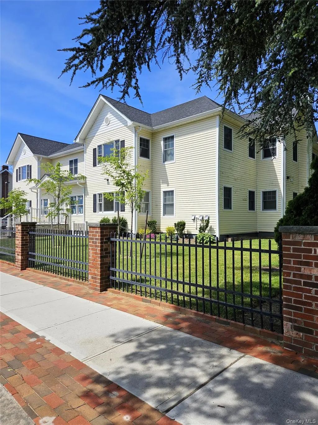 93 Hempstead Avenue # 205, Lynbrook