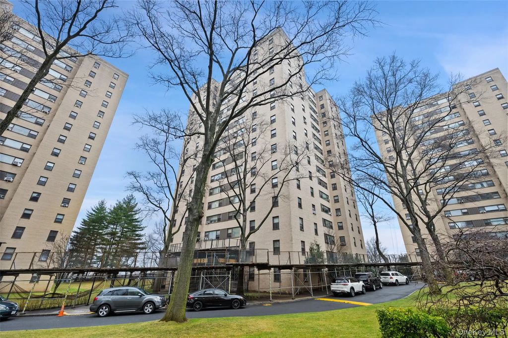 3 Fordham Hill Oval Av # 10b, Bronx