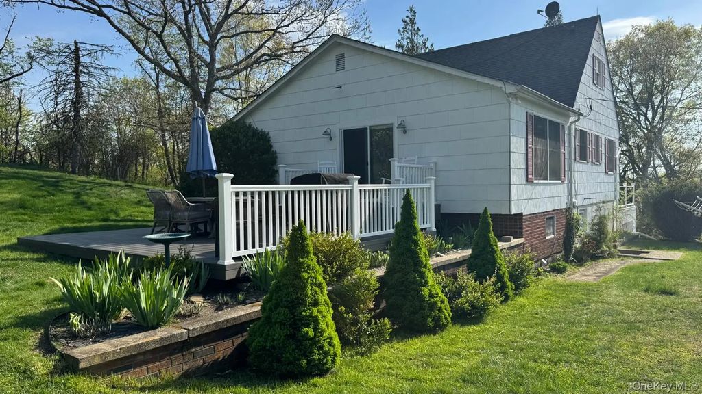 21 Varna Lane, Mahopac