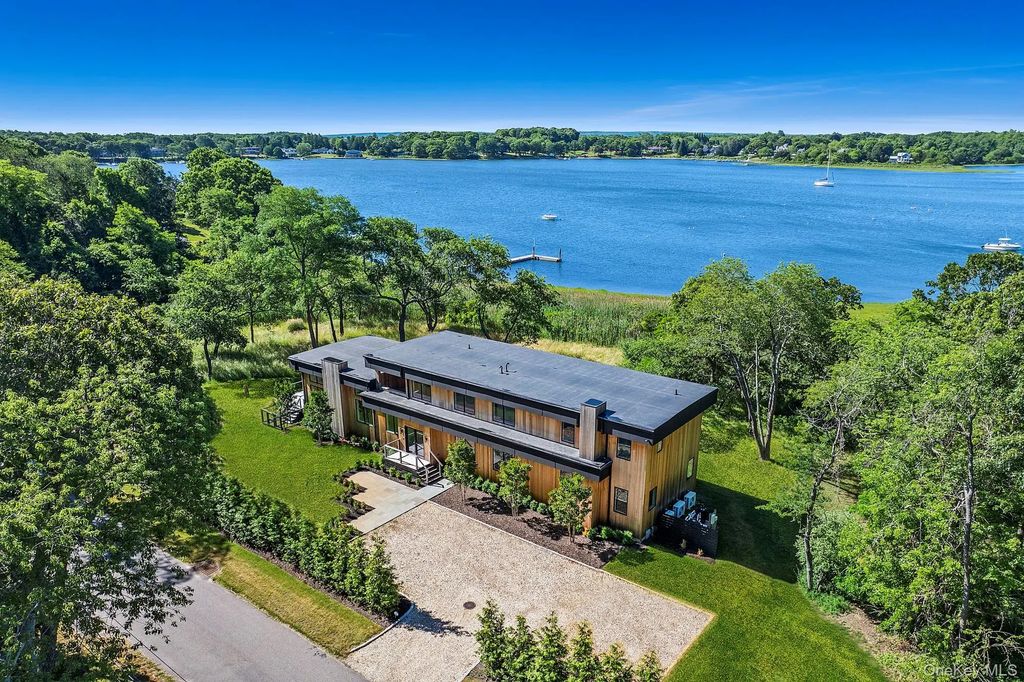 8 Hilo Drive, Shelter Island