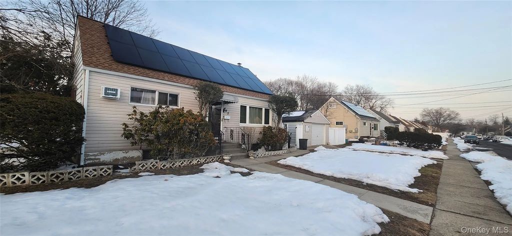 485 Barbara Lane, West Hempstead