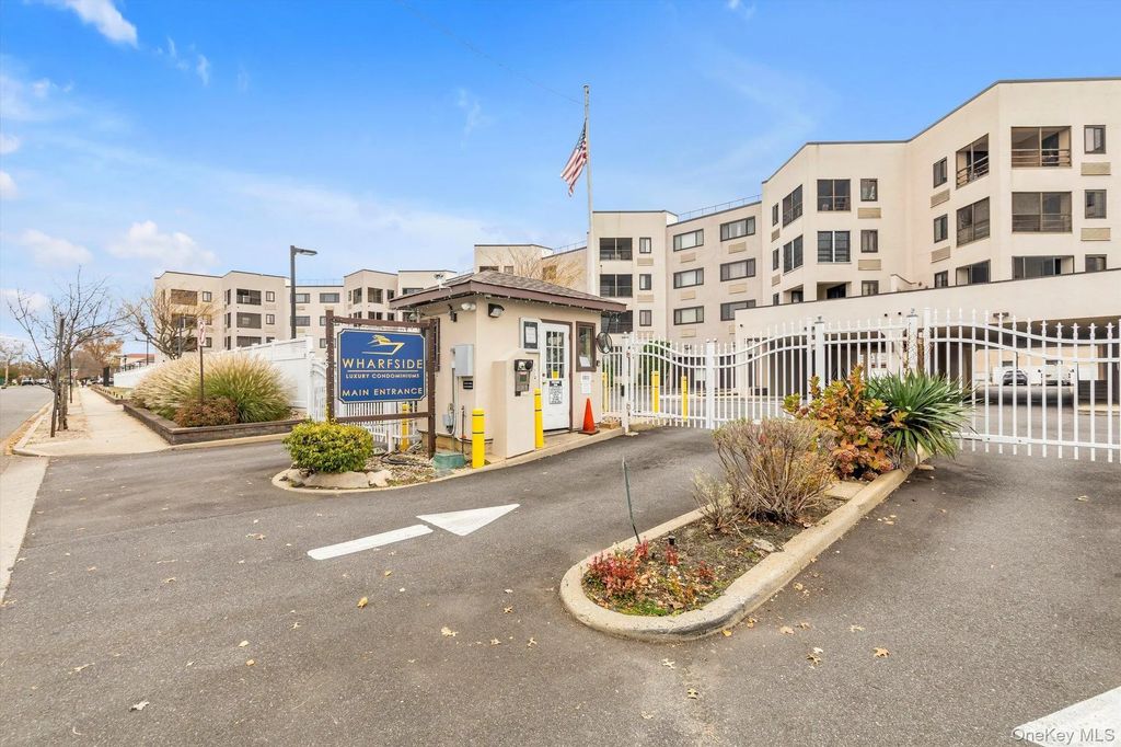 725 Miller Avenue # 106, Freeport