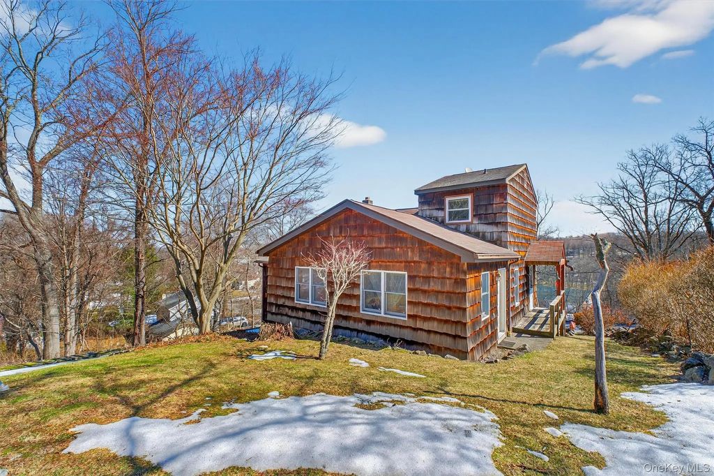 17 Mary Avenue, Mahopac