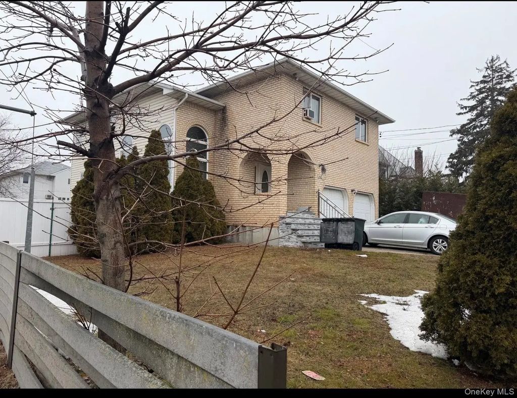 302 Carvel Avenue, Cedarhurst
