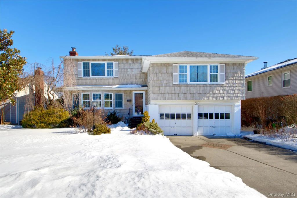 107 Hayes Street, Garden City