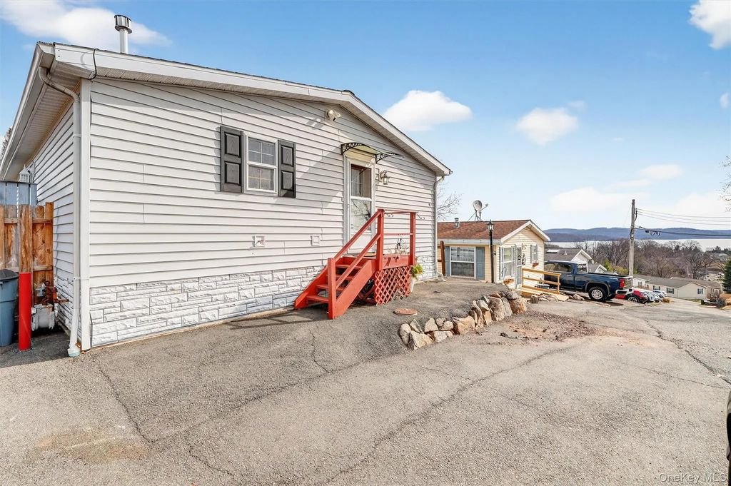 31 Thamsen Drive, Stony Point