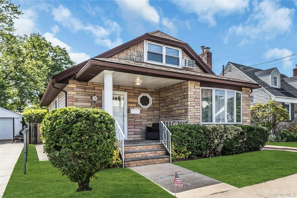 30 West Avenue, Malverne