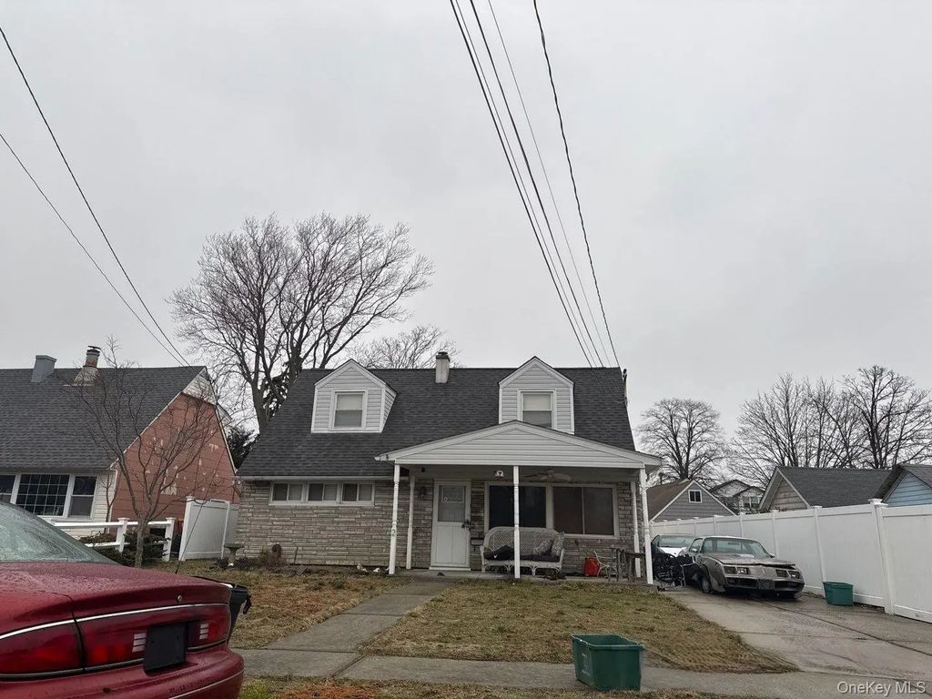 2 Quay Court, East Rockaway