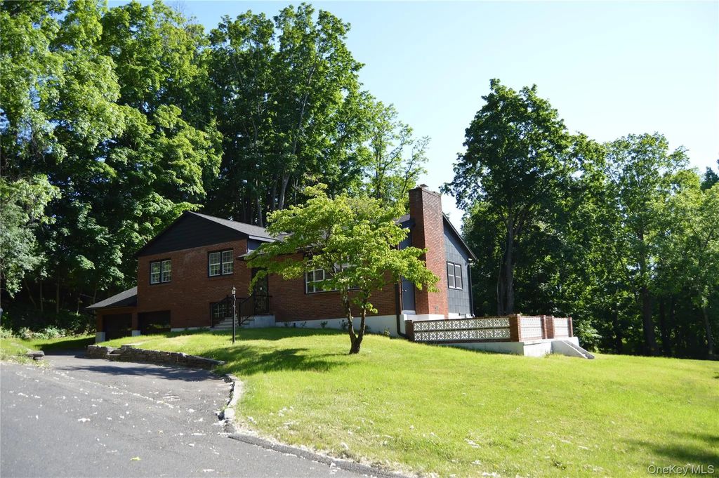 108 Flower Hill, Kingston
