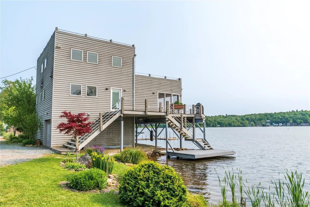 13 W Shore Road, Kauneonga Lake