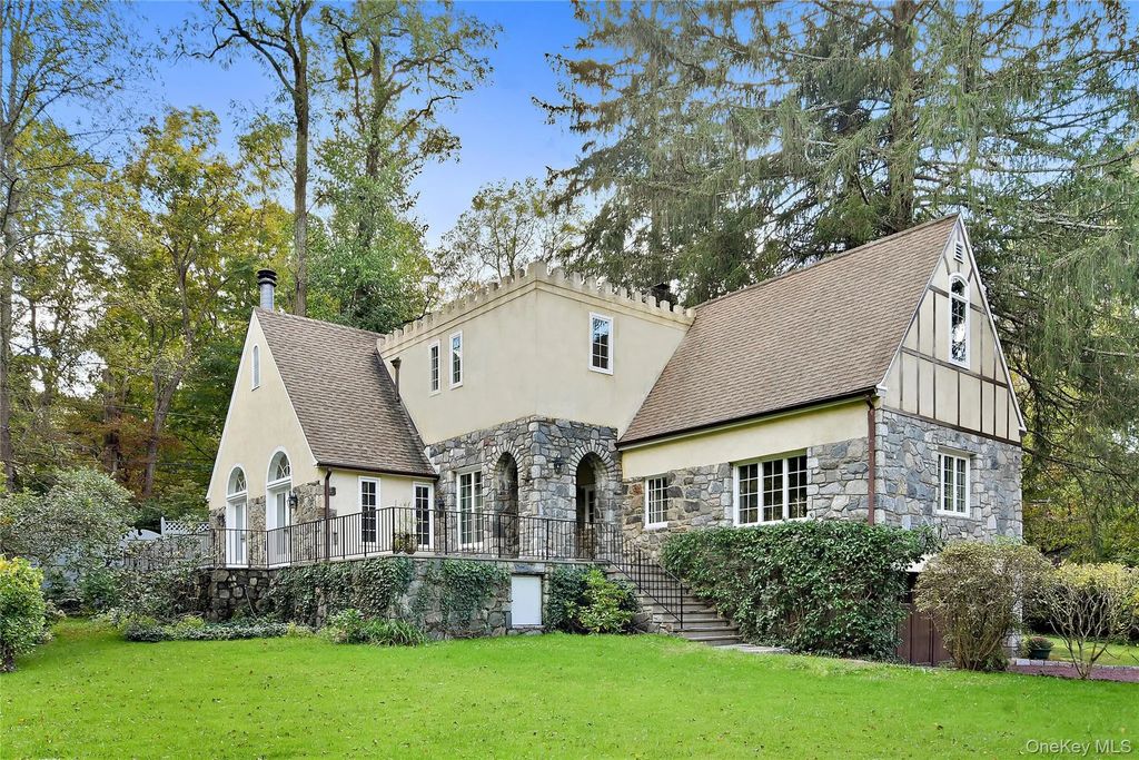 160 Long Ridge Road, Bedford