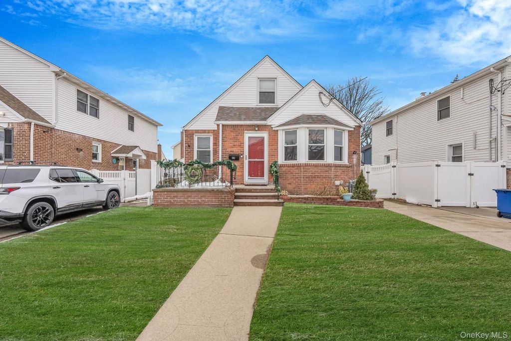 131 Grange Street, Franklin Square