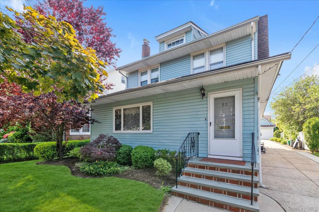 23 Thompson Place, Lynbrook