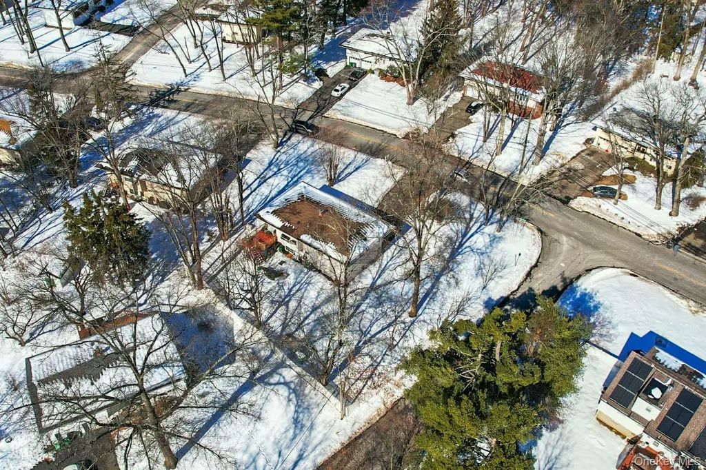 13 Mirror Lake Road, Spring Valley