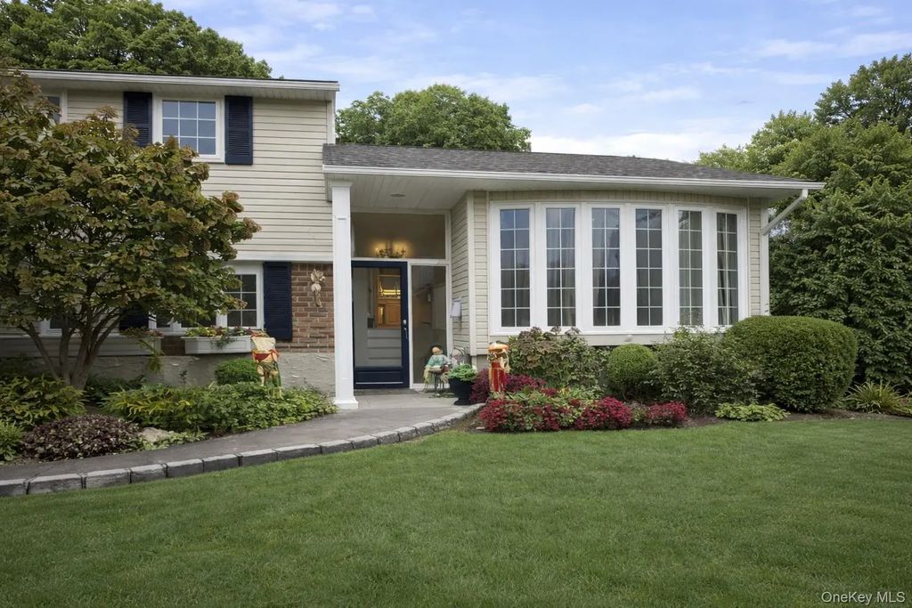 270 Nancy Drive, East Meadow