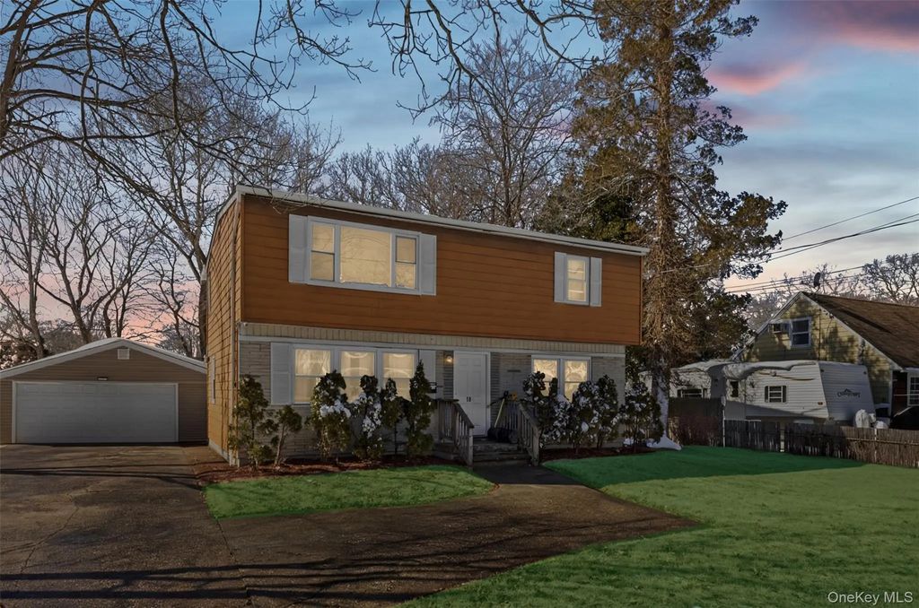183 Mark Tree Road, Centereach
