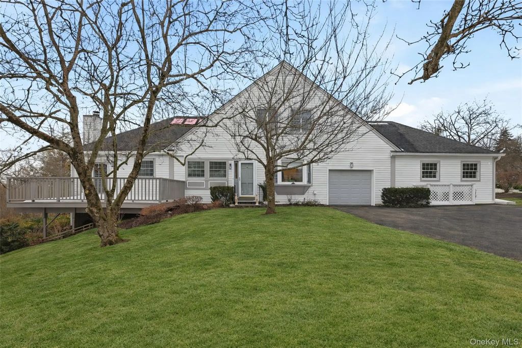 12 Brook Hills Circle, White Plains