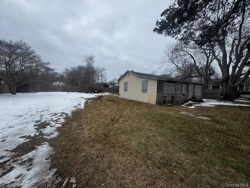 72 Diana Drive, Mastic Beach