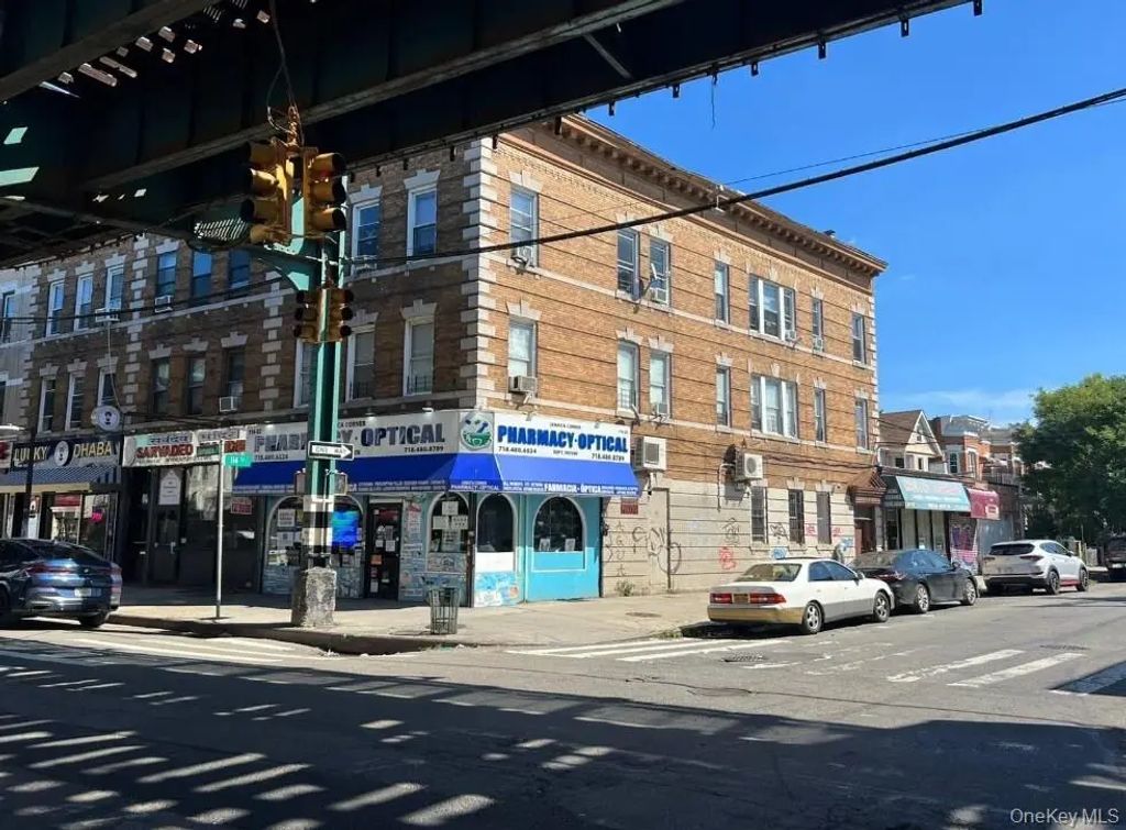 11402 Jamaica Avenue, Richmond Hill