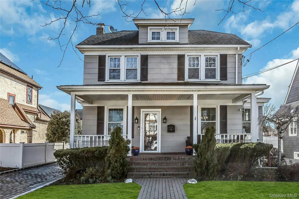 86 Taft Avenue, Lynbrook