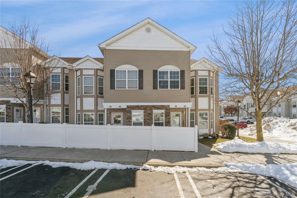 403 Autumn Drive, East Meadow