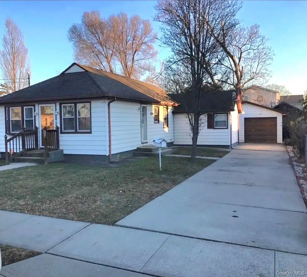 890 Clay Street, Baldwin