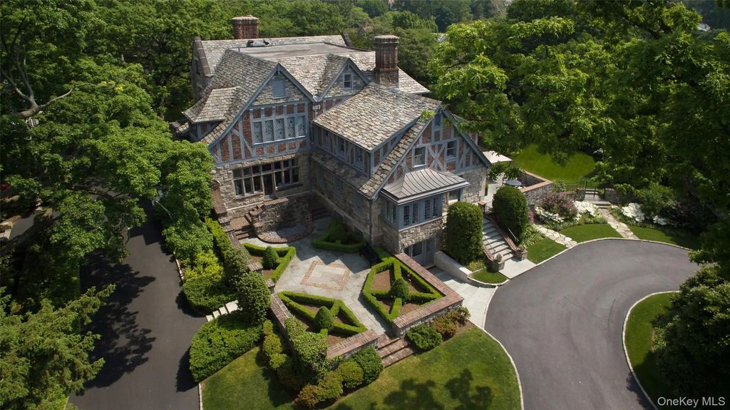 5 Oakledge Road, Bronxville