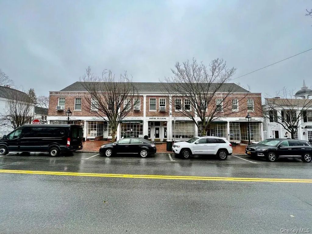 26 Village Green, Bedford