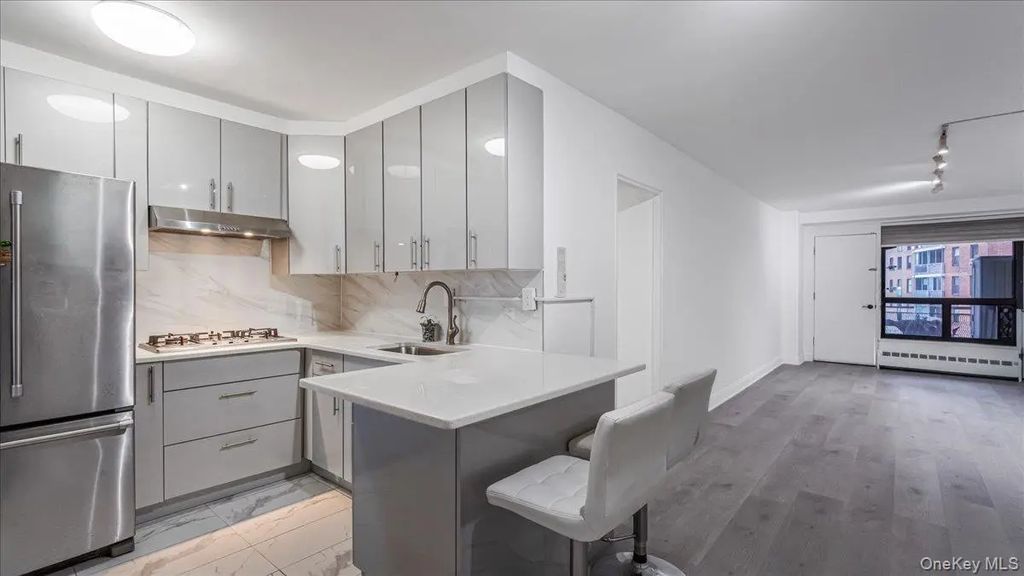 61-35 98th St # 7g, Rego Park