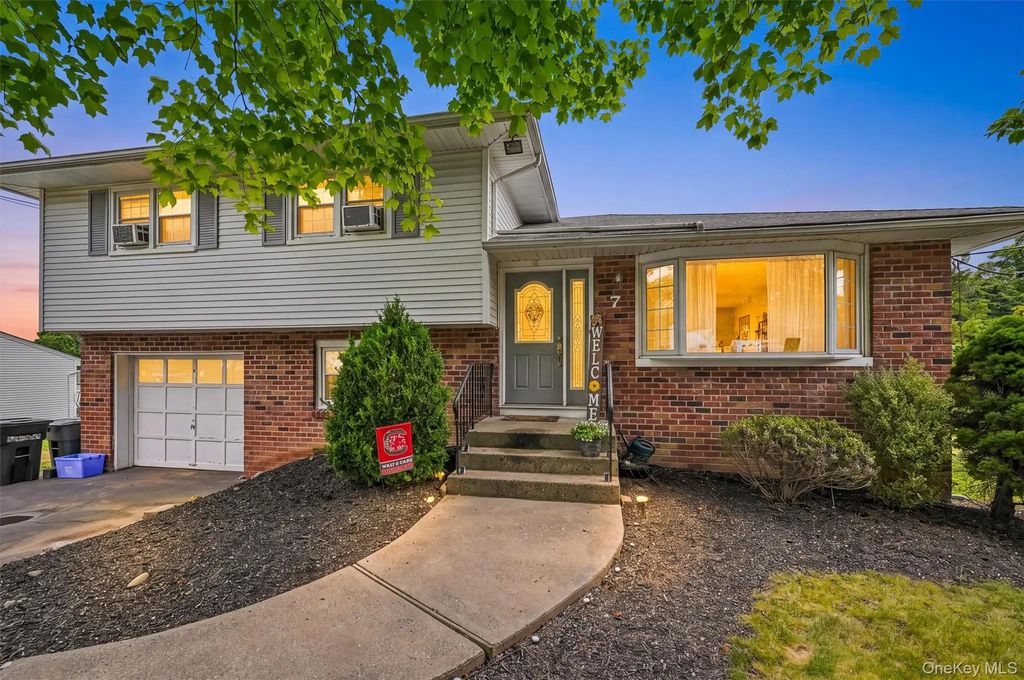 7 Tamarac Lane, Stony Point