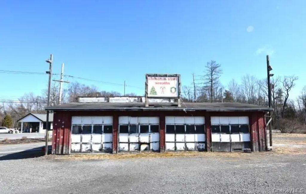 1104 State Route 28, Kingston