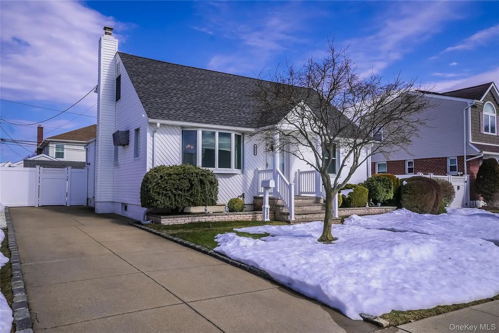 2377 1st Street, East Meadow