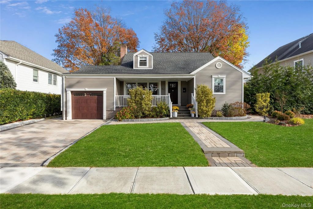 105 Jefferson Street, Garden City