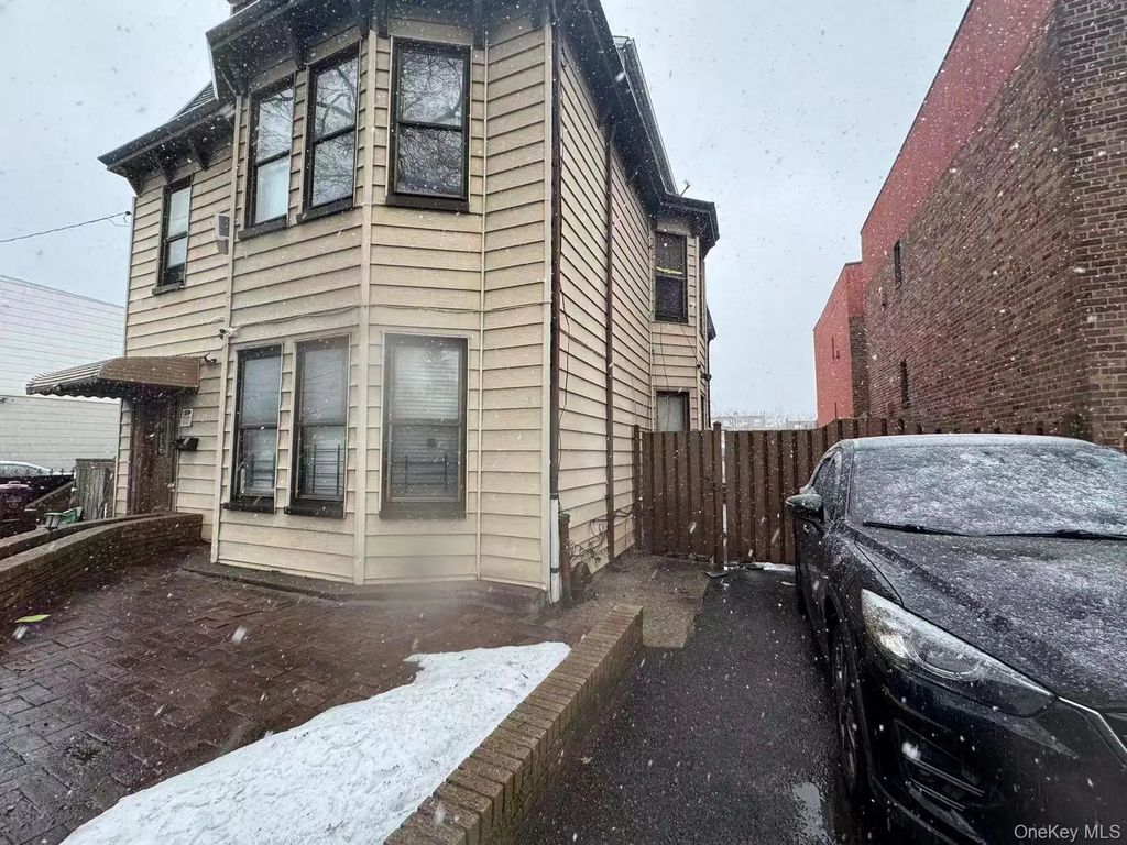 60-59 69th Street, Maspeth