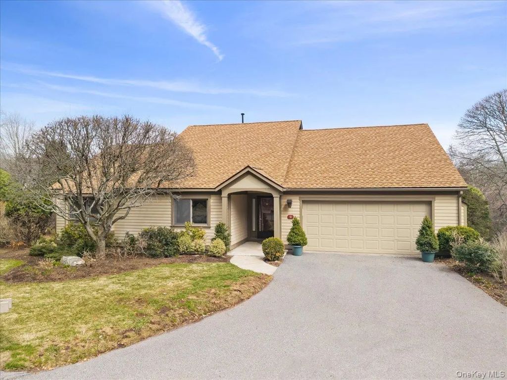 725 Heritage Hills, Somers